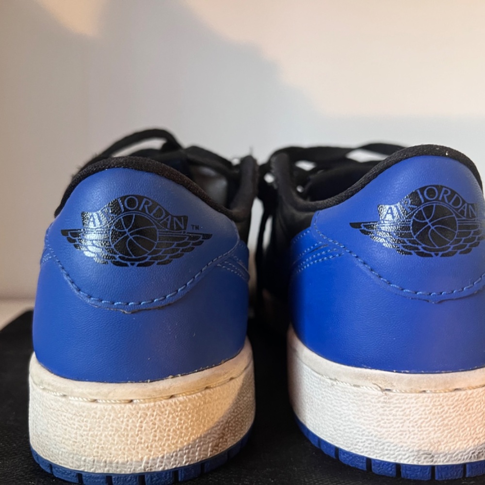 Sneakers - Picture 4 of 5